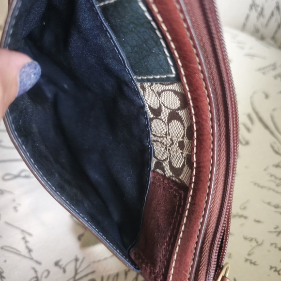 Coach Crossbody Holiday Edition #G0773-40929 Patchwork Signature Suede EUC new - Picture 6 of 9